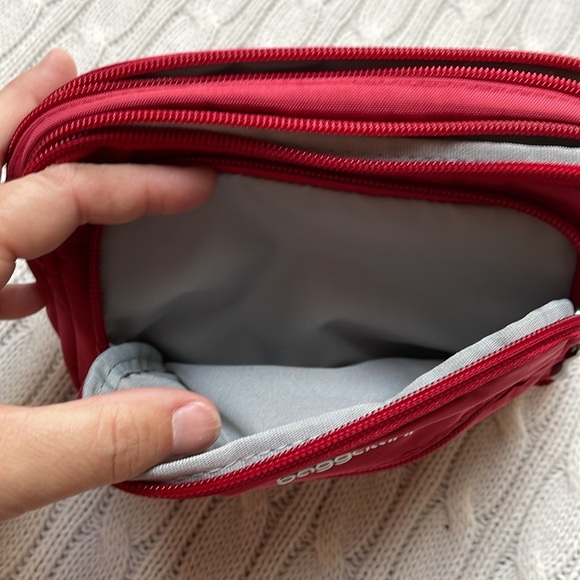 NWT Baggalini Triple Zip Bagg crossbody purse fanny pack red. - Picture 6 of 11